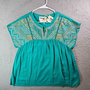NEW‎ Savanna Jane Top Women Small Embroidered Green Tone